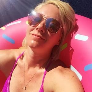 Meet your Posher, Marie-claude